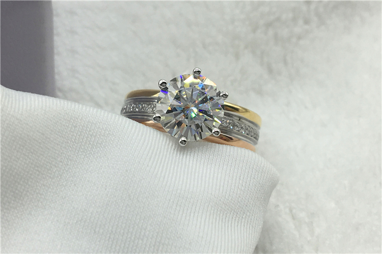 Aangepaste massief 18K Au750 g - Moissanite Engagement Ring 1 Carat recensie en prijs